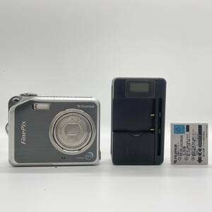 【動作確認済】FUJI FILM FinePix V FINEPIX V10 SILVER　コンデジ　デジカメ　デジタルカメラ　シャッター&フラッシュ動作OK