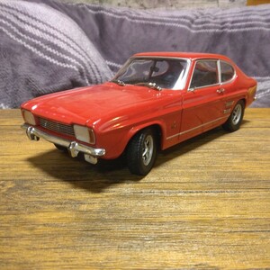 ミニチャンプス 1/18 69～74 フォード カプリ 1700GT ドアミラー欠品　ミニカー モデルカー