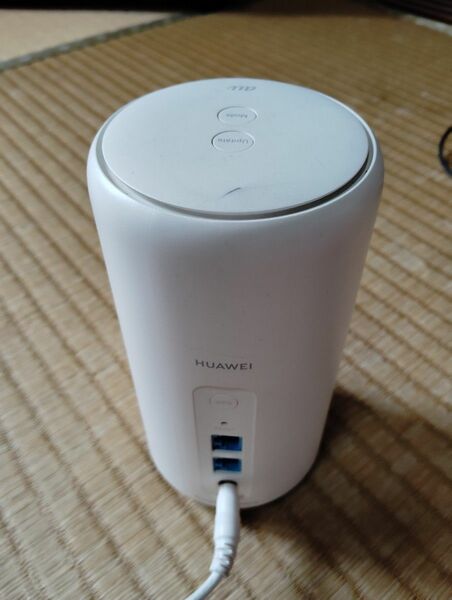 au WiFiルーター HUAWEI