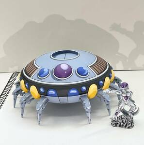 リペイントフィギュア　二次元　フリーザの宇宙船 「ドラゴンボール超」 MEGAワールドコレクタブルフィギュア &HGサイズ　フリーザ