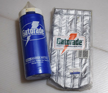 ■昭和レトロ ゲータレード/Gatorade スクイズボトル青色 1000ml ボトルカバーつき 水筒_画像1