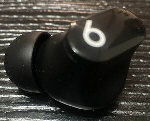 美品　【ブラック】国内正規品　Beats Studio Buds【左イヤホン】