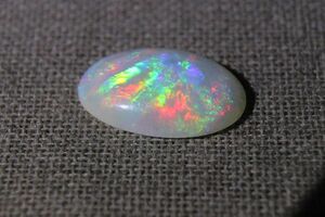 ２～３月サービス品３．５９０ct 天然ホワイトオパール オーストラリア産