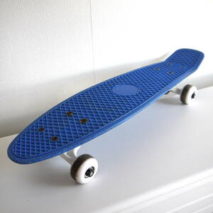 スケートボード　ミニクルーザータイプ　小型モデル〈 軽量で携帯性が抜群！ 〉25インチ　全長56cm　ブルー