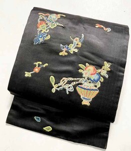 ★きものさらさ　アンティーク着物帯★名古屋帯　黒繻子地　相良刺繍　中国　反物　飾り布　清朝　面袋　装束　寺裂　時代裂