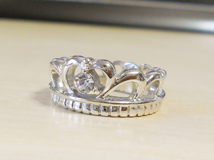 指輪　リング　直径約16ミリ　王冠