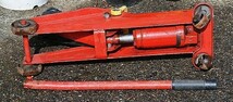 ●フロアジャッキー（赤）揚げ荷重２トン　車のジャッキアップ用　高さ約max２７センチ　操作棒付き_画像4