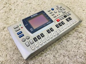 YAMAHA QY100 / ヤマハ シーケンサー ズムマシン ギターアクセサリー 【ジャンク品】☆54