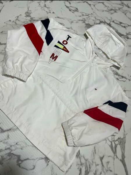 Tommy HILFIGER アウター　ナイロン　春秋　128センチ　中古