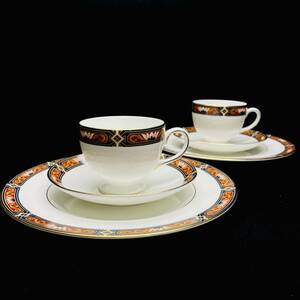 【良品】黒壺　ウェッジウッド　チッペンデール　カップ&ソーサー&プレート　WEDGWOOD CHIPPENDALE 2客セット