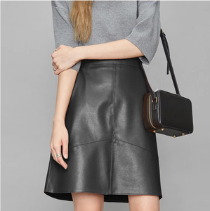  lady's PU leather skirt black color XS