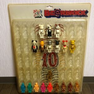 ベアブリック 10周年記念ブリスターボード +19体 (BE@RBRICK display blister board 45体収納 スヌーピー ダフトパンク キティ kiss andy)