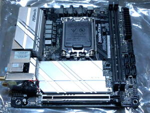 修理前提 ジャンク ASRock Z690M-ITX/ax DDR4 SDRAM LGA1700 Mini ITX 付属品有 ピン曲がり多数 修理配信 youtuber向け
