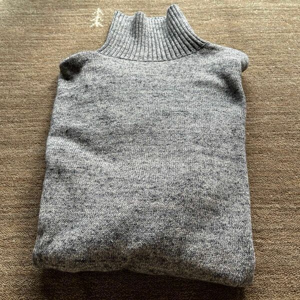 gapのタートルネックの綿のセーターです♪