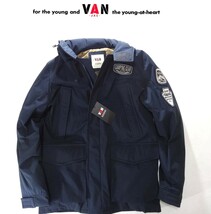 ★訳!! VAN JAC 新春限定! 46200円→16800円!!送料無料! ヴァンヂャケット ワッペン三枚ロゴプリント 中綿CAMPING GEARパーカー LL NAVY★_画像2