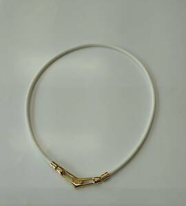 【限定1個】【商品のみ】BANDEL（バンデル）【Healthcare】Necklace V1（ネックレス　ブイワン）ホワイト×ゴールド（White×Gold）M寸49㎝