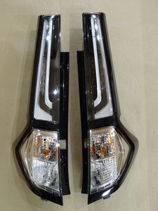 美品 ルーミー M900A 後期 カスタム 左右 クリア テールランプ LED タイプ M910A タンク M900S M910S トール M900F M910F テールライト