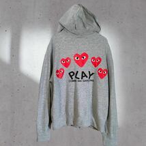 【人気デザイン】PLAY COMME des GARCONS プレイコムデギャルソン　パーカー　Mサイズ　ジップアップ　ワンポイント刺繍ロゴ　スウェット_画像3