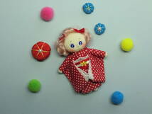小さなお着物人形　和風　ミニチュアドール　ドールハウス　 布製　　ハンドメイド　ブライスの人形 　ピンクの髪_画像1