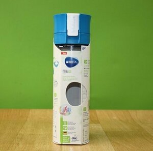 未使用 BRITA ブリタ ボトル型浄水器 0.6L ブルー フィル&ゴー バイタル 水筒 浄水ボトル パッケージ破損