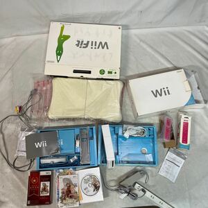 【ジャンク品】Wii 本体。Wiiリモコン、2個、ヌンチャク、Wiiソフト、Wiifit。まとめ売り