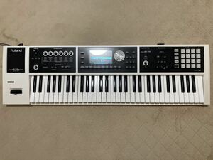 【送料無料】ROLAND FA-06 61鍵盤 シンセサイザー キーボード 中古良品