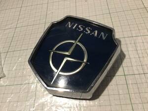 datsun ニッサン nissan セドリック Cedric 130 検索 H30 H31 230 330 エンブレム badge mark emblem　青