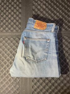 LEVI’S 501 made in USA 90s