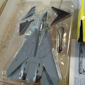 エフトイズ 艦載機コレクション F-toys 01-b. 第154戦闘飛行隊 空母キティホーク 搭載 VF-154 ブラックナイツ F-14A トムキャット 1/144