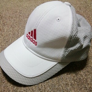 ★【古着】 adidas(アディダス)　キャップ(帽子)　フリーサイズ　54㎝～57㎝　白、グレー