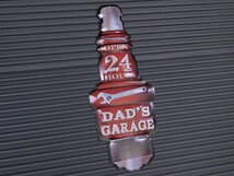 送料￥350【GARAGE PLUG・ガレージ プラグ】※《エンボスメタルサイン》 アメリカン雑貨　エンボス看板　ブリキ看板　56_画像2