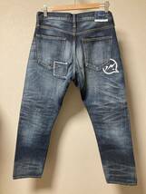 DENIM BY VANQUISH & FRAGMENT デニムバイヴァンキッシュフラグメント VFP4011 クラッシュデニム FIVE YEARS WASH TAPERED DENIM PANTS_画像2