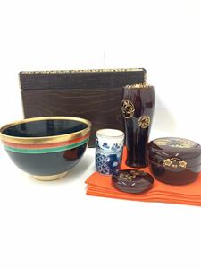 【A】茶箱　お茶道具　女桑　利休茶箱　茶碗　棗　香合　茶筅入れ　骨董品　長期保管品　工芸品【126】