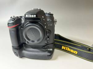 Nikon D7100 カメラボディ本体とMB-D15 ニコンデジタル一眼レフカメラ 