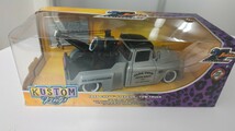 Jada Toys ミニカー 1/24サイズ 20th Anniversary 1955 Chevy Stepside Tow Truck 20周年記念_画像1