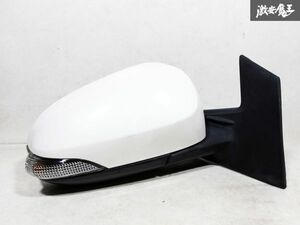 点灯・動作OK！！ 即納 トヨタ純正 NHP10 アクア 前期 ドアミラー サイドミラー ウインカー 7ピン 右 運転席 白パール TOKAIRIKA TR1001