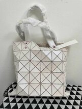 BAO BAO ISSEY MIYAKE バオバオ イッセイミヤケ ショルダーバッグ トートバッグ レディース 中古 ベージュ TN 1_画像3