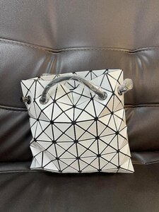 BAO BAO ISSEY MIYAKE バオバオ イッセイミヤケ フラップ クラッチバッグ ショルダーバッグ ハンドバッグ 中古 ■ PVC ■ ホワイト ■ TN 1