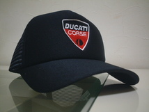 ★在庫一掃セールです★送料無料★必見★DUCATI★CORSE★ドゥカティ★お洒落で★綺麗な★軽い★メッシュ★キャップ★粋なブラック★新品★_画像1