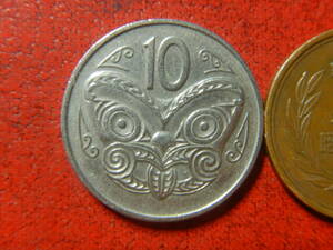 外国・ニュージーランド／１０セント白銅貨：マオリ族の仮面（1977年）　240201