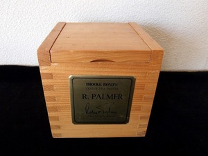 30年ほど前の紅茶葉の木箱 ブルックボンド R.PALMER / BROOKE BOND'S ■95×95×高95㎜/190g ★汚れ/擦れ/疵 などあり！ ■送料￥510～