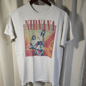 NIRVANA　ニルバーナ　Tシャツ　半袖　サイズＭぐらい　古着　中古品