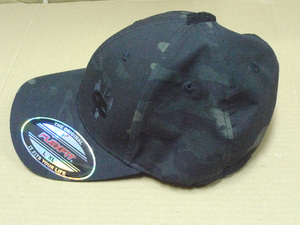 FLEX FIT・「ICE MAN」キャップ 帽子 ブラックカモ 黒ベース迷彩柄・未使用 タグ付き L/XLサイズ