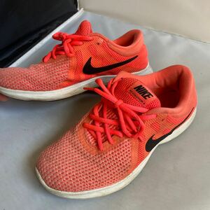 セール 即決1円 NIKE REVOLUTION 4 24.5cm ナイキ レボリューション ウォーキング 運動靴 ジュニア レディース 中古