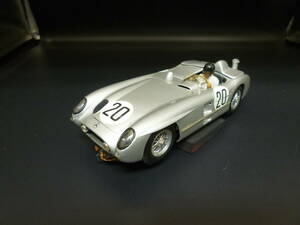 1/24 メルセデスベンツ 300SLR 20号車 ルヴェー 1955年 ルマン プラキット改 スロットカー さかつう さかつうシャーシ 中古品 当時物です