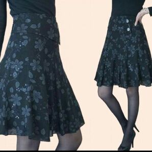 楽天一位！新品タグ付き！Q.T.fanfan 花刺繍スパンコールスカート　ブラック　M