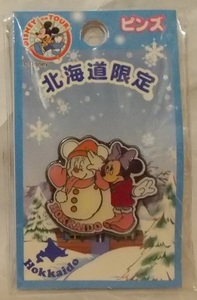  Hokkaido limitation pin z[ Minnie Mouse & snow ... Mickey Mouse ] Disney on Tour /. present ground.. earth production goods?/ badge?/ anime. fancy 