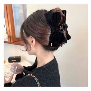 ☆出品☆ お洒落で可愛い ベロア素材 ビックリボンヘアクリップ