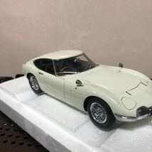 1100 オートアート 1/18 トヨタ 2000GT ホワイト WIRE SPOKE WHEELS ミニカー 模型 完成品 車 _画像6