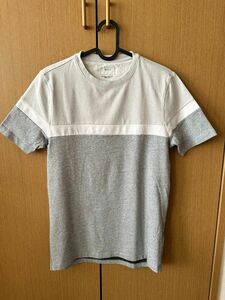 DKNY Tシャツ　Sサイズ